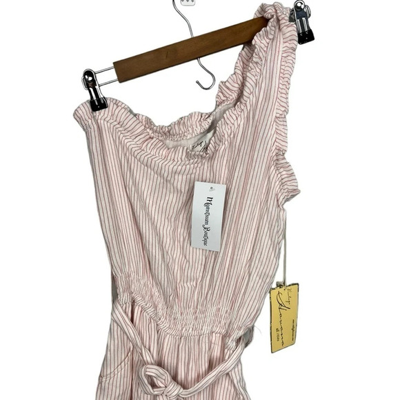 Vintage Havana • One Shoulder Ruffled Romper - Picture 4 of 11